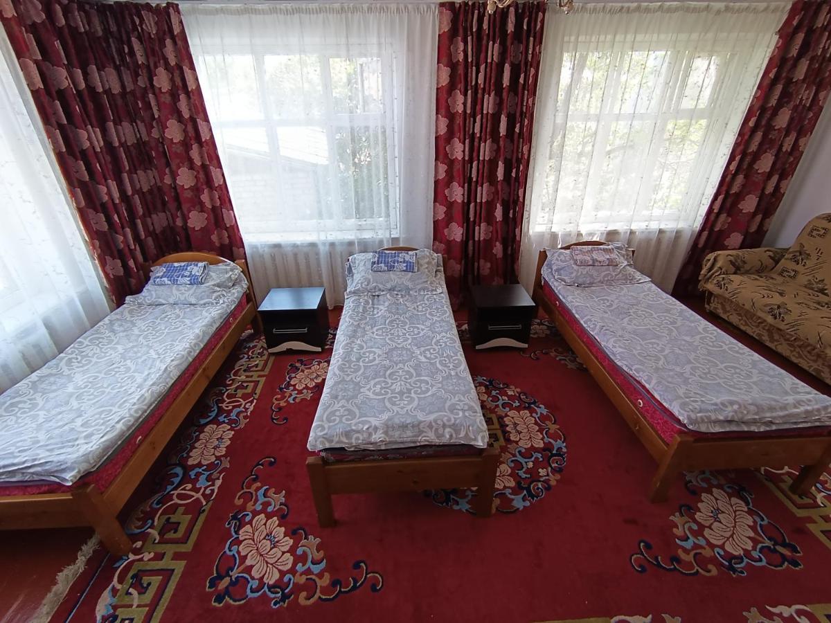 Meerim Guest House Bokonbayevo Exteriör bild